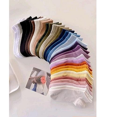 A Set Of Short Socks In Different Colors One Size 5Pcs