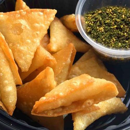 سمبوسة شيدر و خلطة زعتر