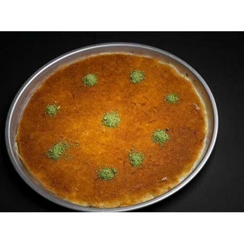Large Kunafa with Cream Dish