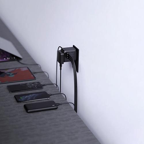 Aukey PD Universal Adapter PD 3Portes USB and Port Type C PD 30W Black