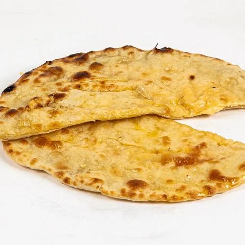 خبز نان مع ثوم و جبن